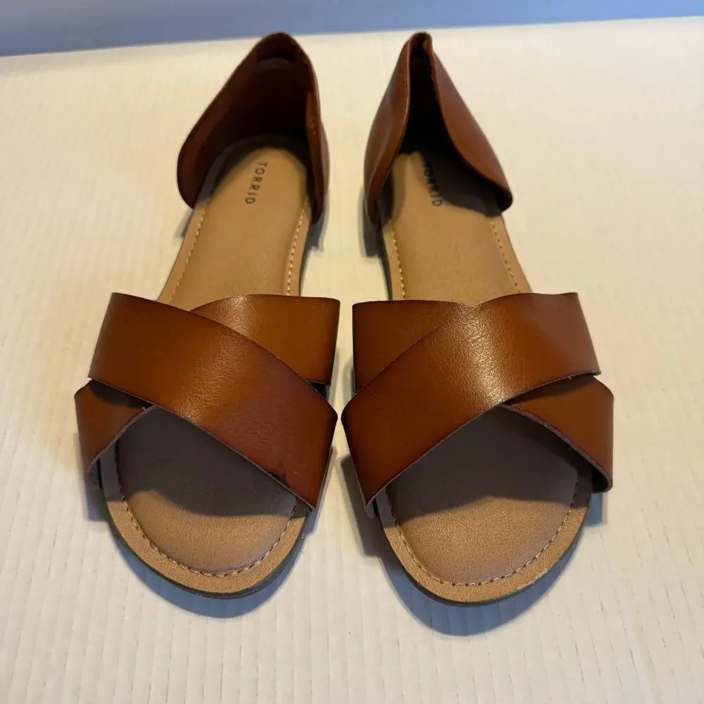 Torrid Women’s Brown Faux Leather Flat Sandals Slip On Criss Cross Open Toe Sz10 - Picture 2 of 9